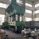 南通皋液2000吨，台面1.6米2.5米，带移动台，中间顶出.