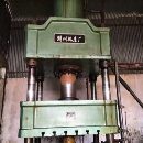 出售三通挤压液压机